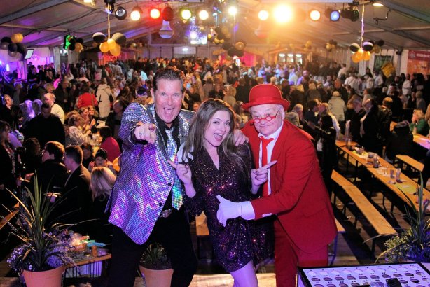 Johnny Valentino's Glamour Bingo te boeken bij www.johnnyvalentino.eu